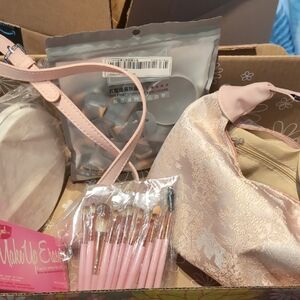 Elegant Pink Makeup Brush Set